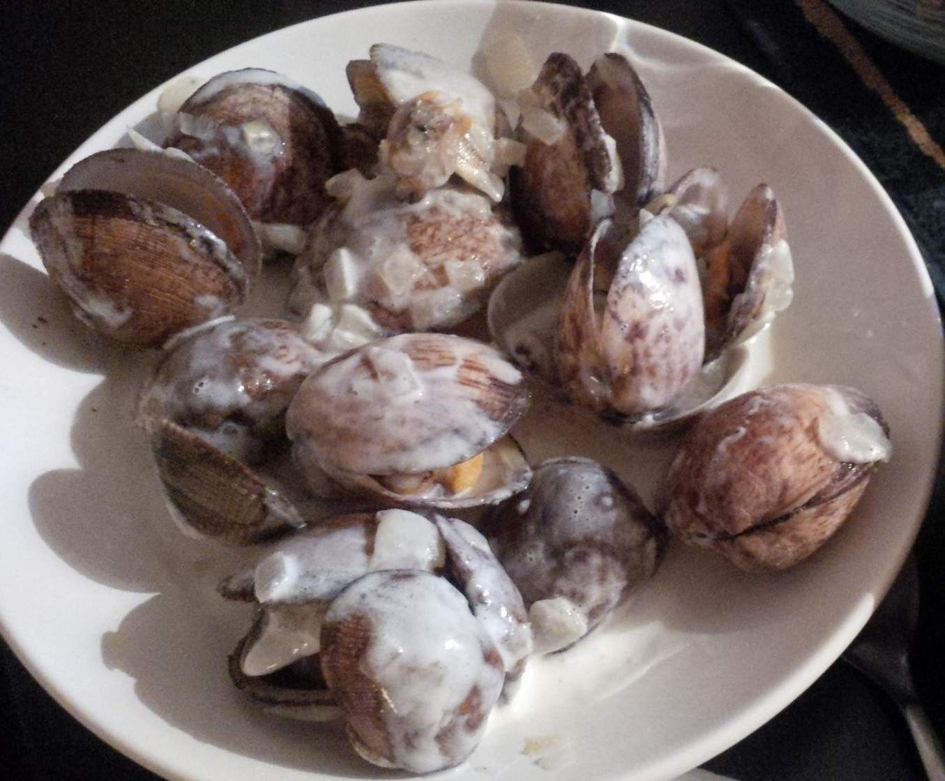 Amande et Palourde sauce St Moret