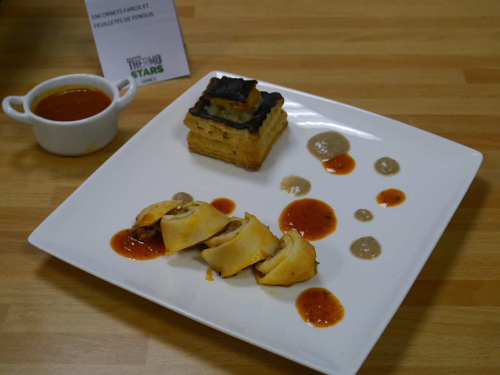 Ballotine de calamar et vol-au-vent de fenouil confit, condiment d'anchoïade