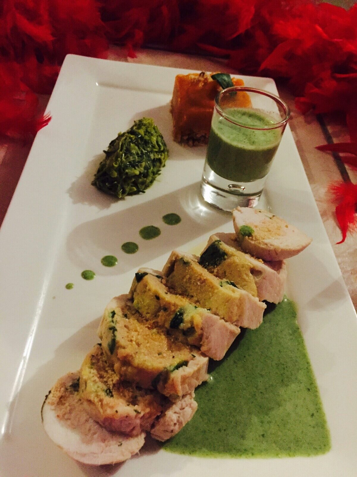 Ballotines de curé nantais accompagnées de sa purée de carottes petits lu, fondue de poireaux et sauce à la Mâche