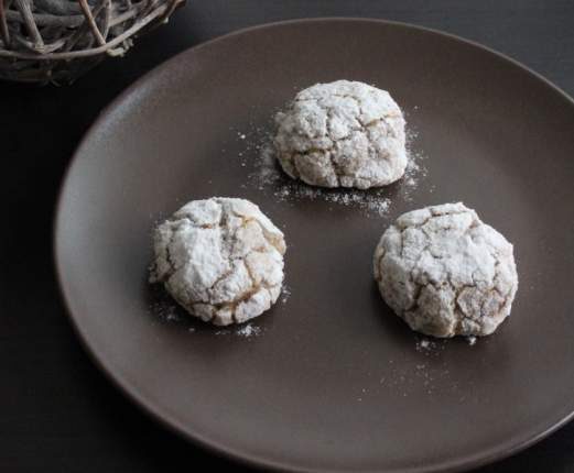 Biscuits craquelés aux noisettes