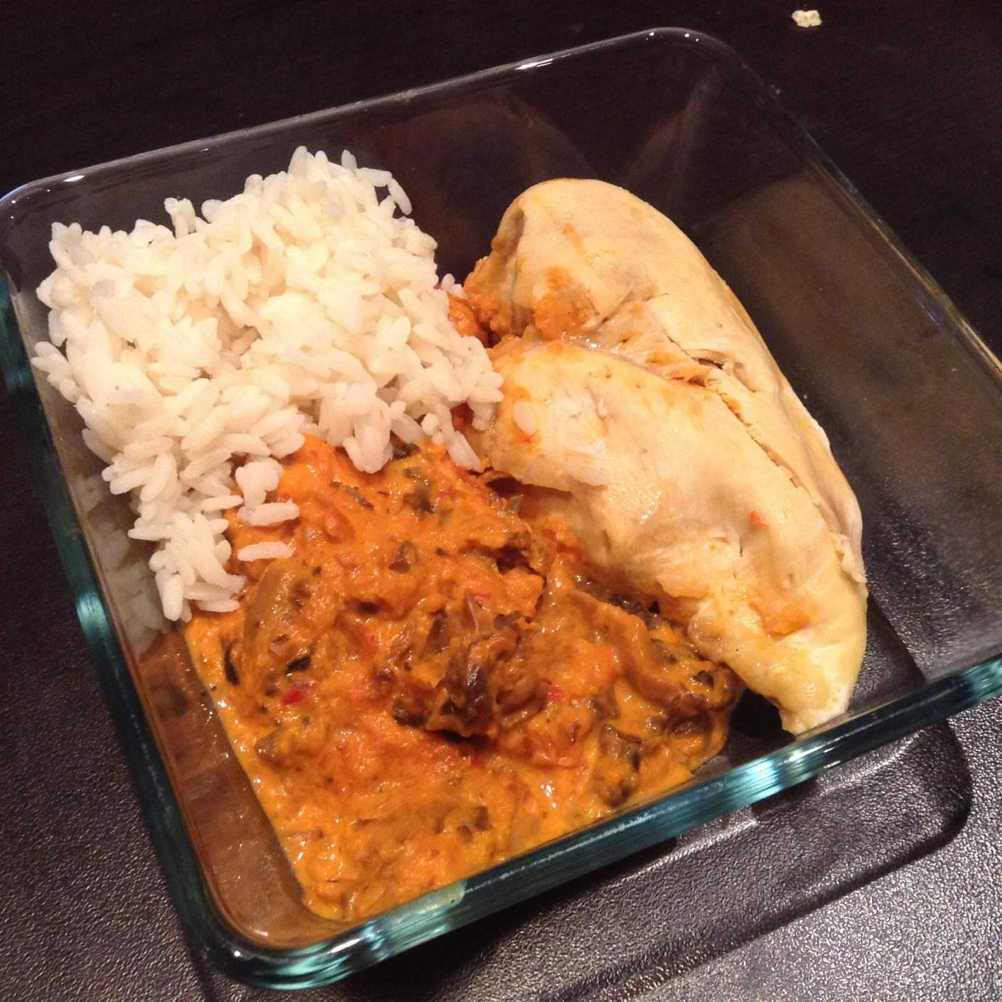 Blanc de poulet sauce tomate champignon pour 2 personnes