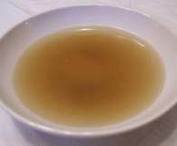 Bouillon d'oignons et tomates