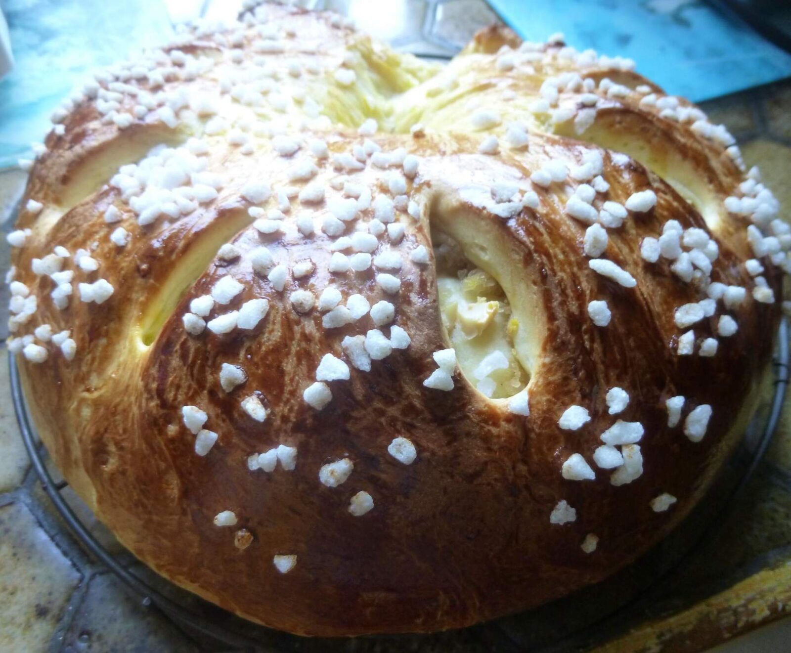BRIOCHE COURONNE AUX POMMES ET AMANDES