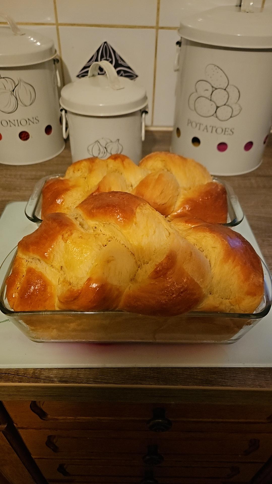 BRIOCHES DELICIEUSES (recette pour 2 brioches)