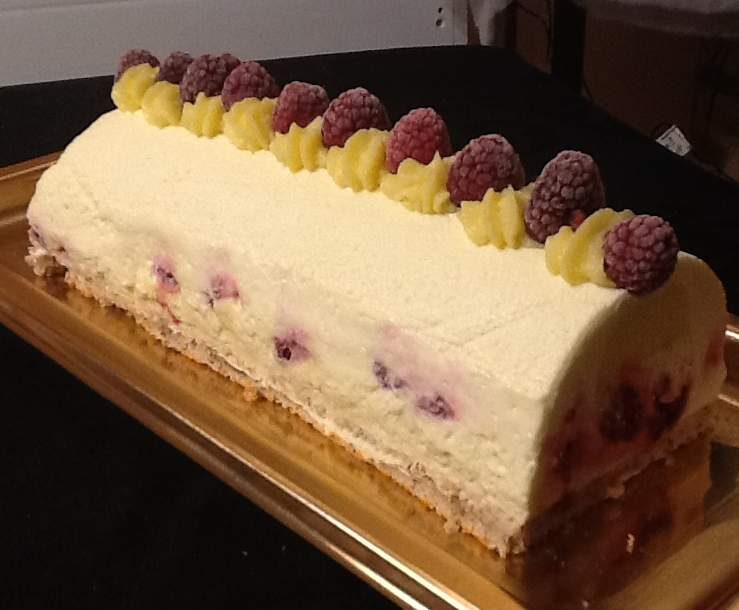 Bûche chocolat blanc framboises insert citron