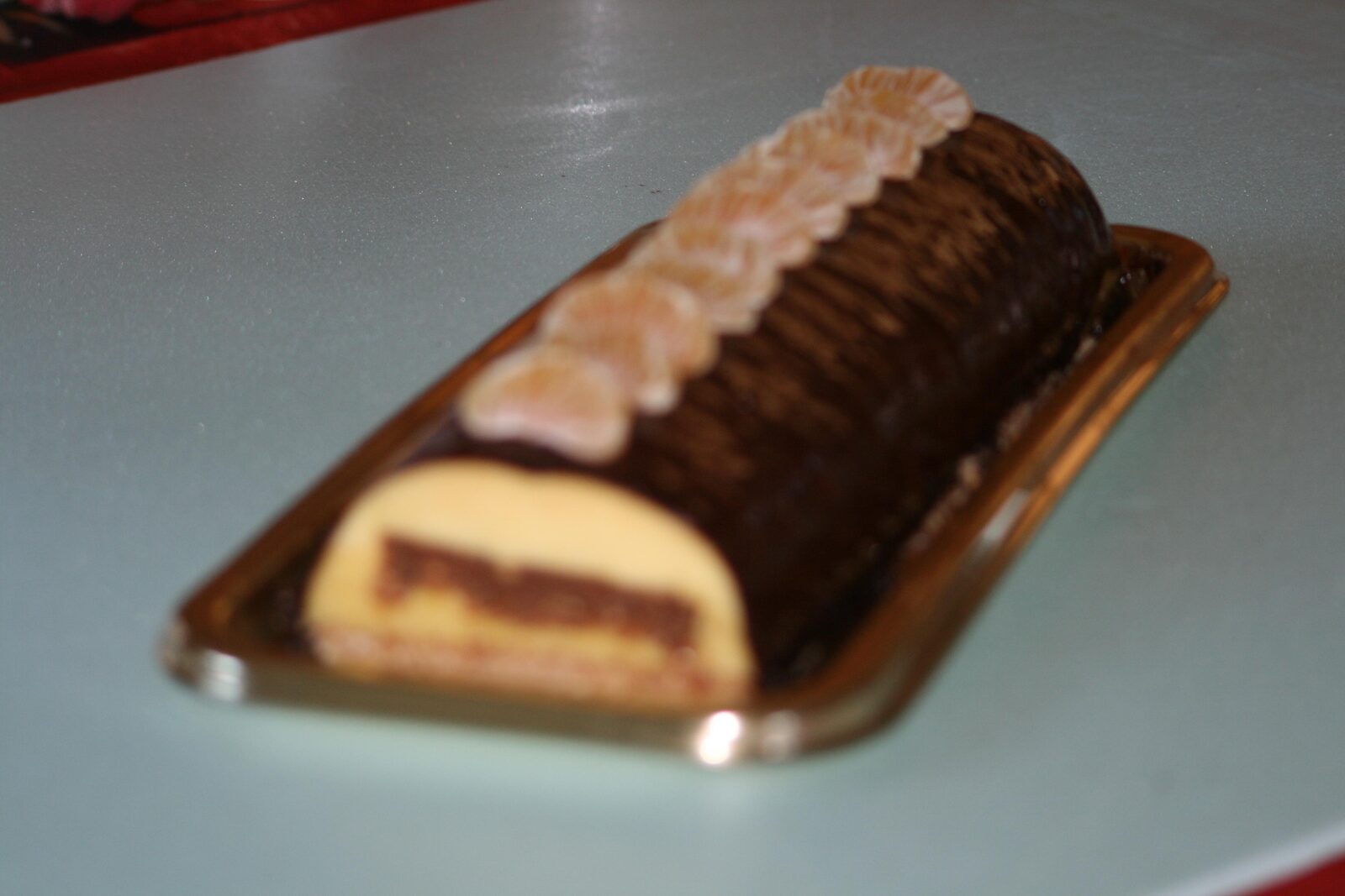 Bûche chocolat orange au cœur chocolat noisettes