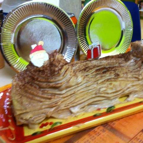 Bûche de Noël à la crème de marrons et brisure de marrons glacés