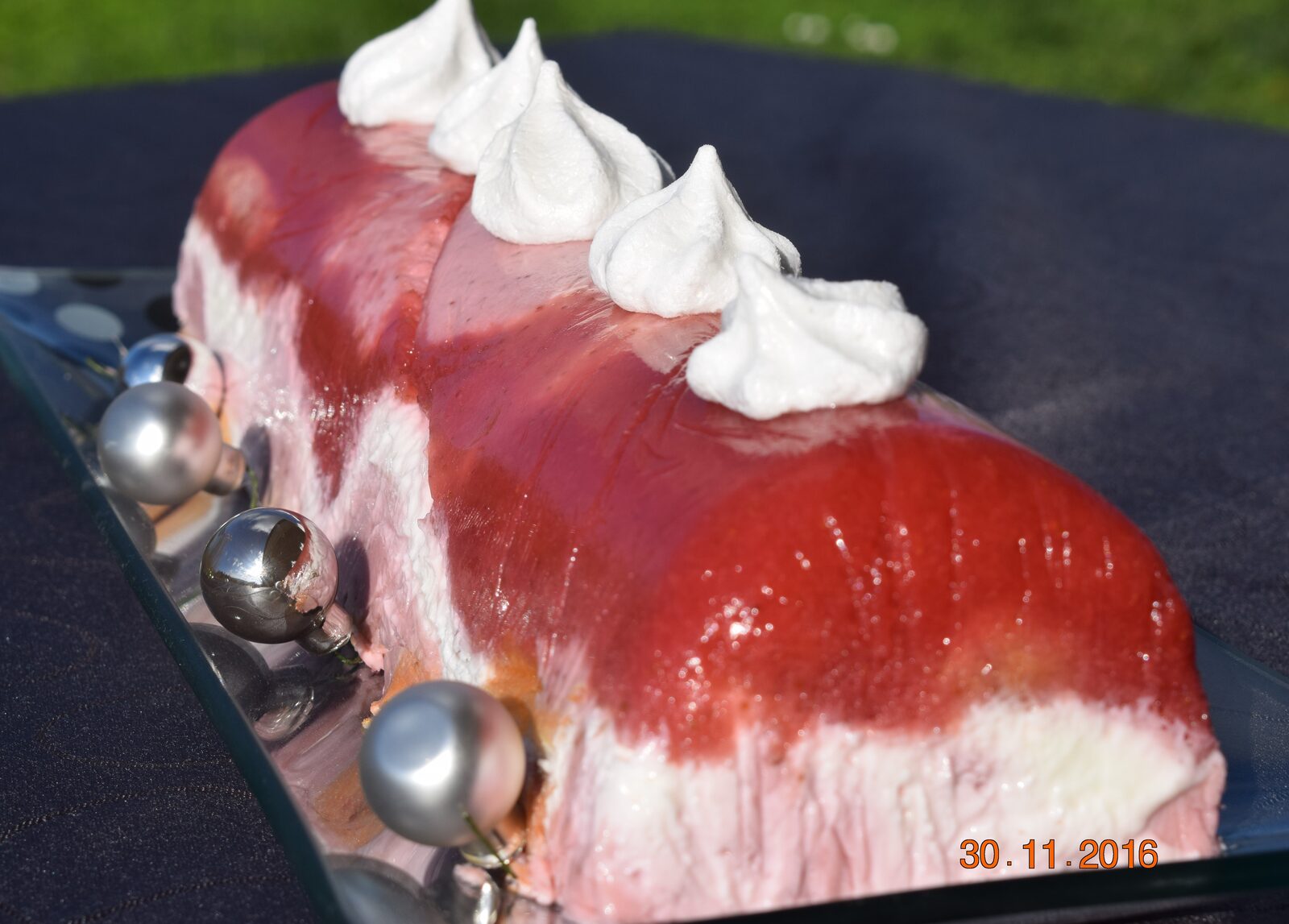 Bûche légère bavaroise aux fraises