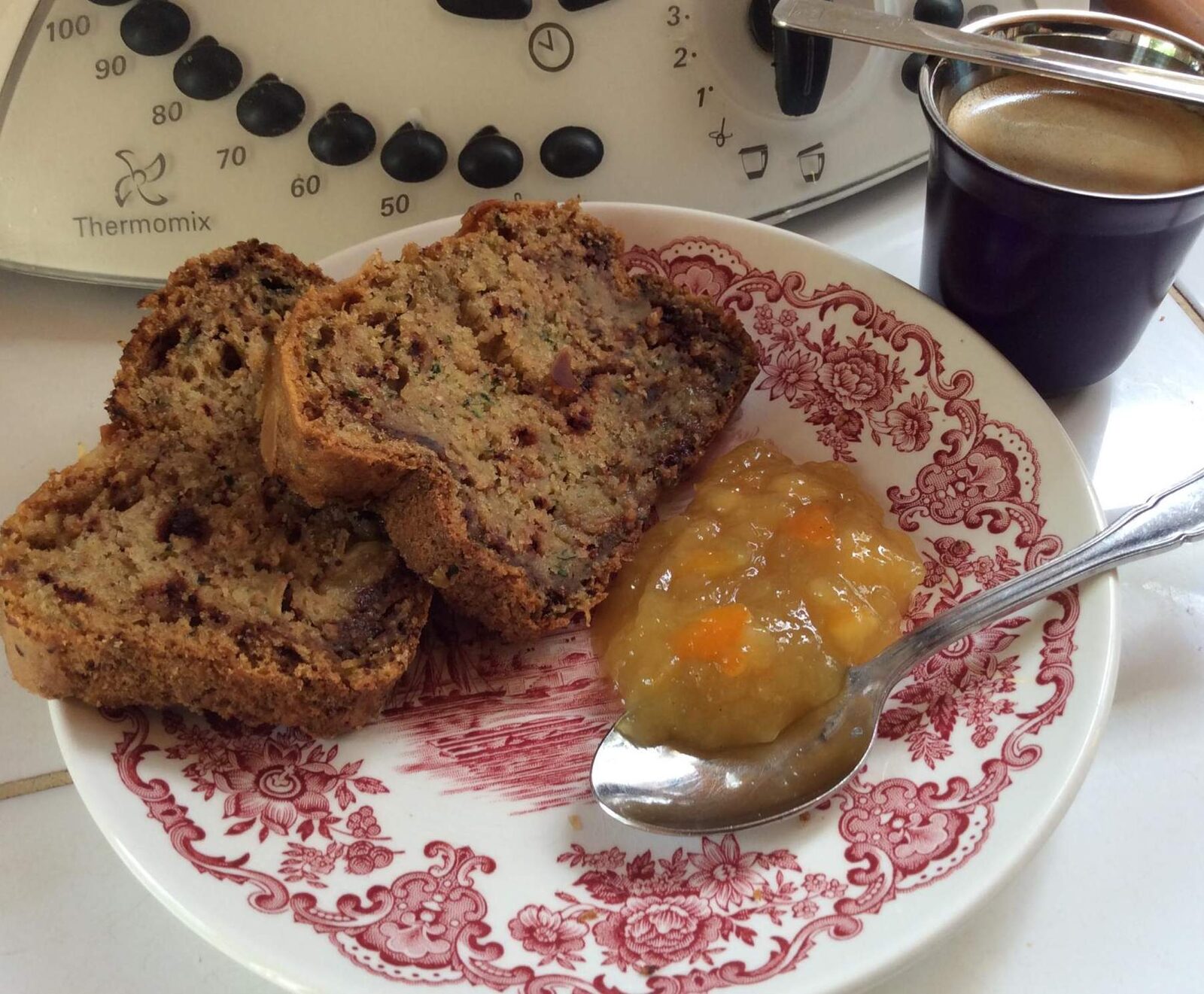 Cake aux courgettes amandes chocolat agrumes