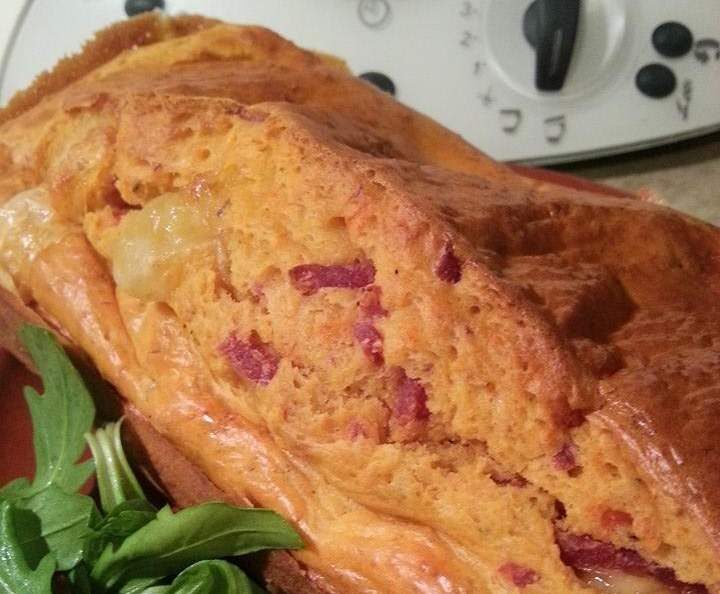 Cake bacon comté tomate