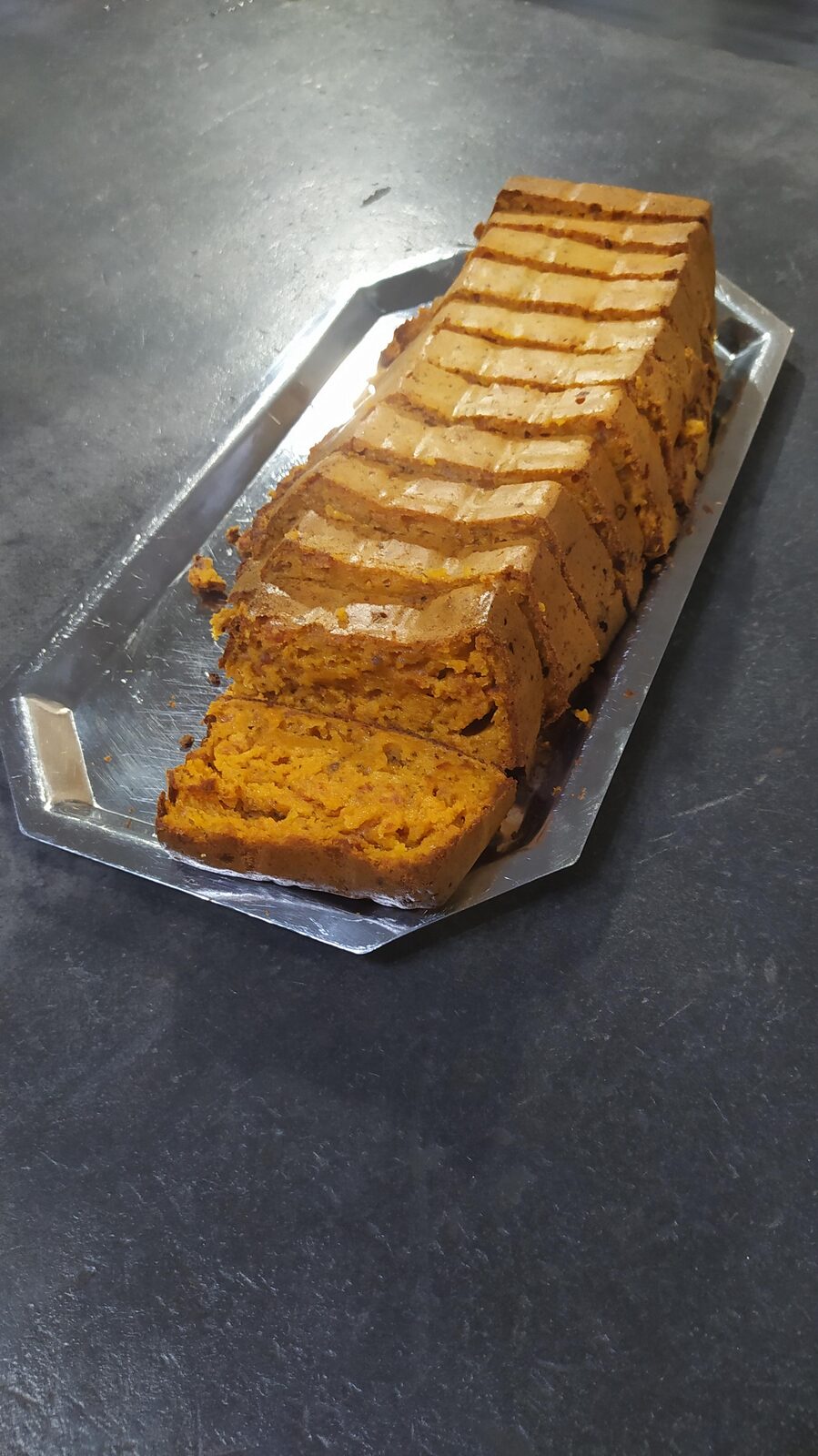 Cake chorizo,tomates séchées et basilic