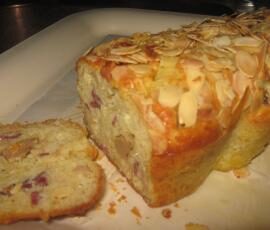 Cake de fête (foie gras-magret fumé-amandes)