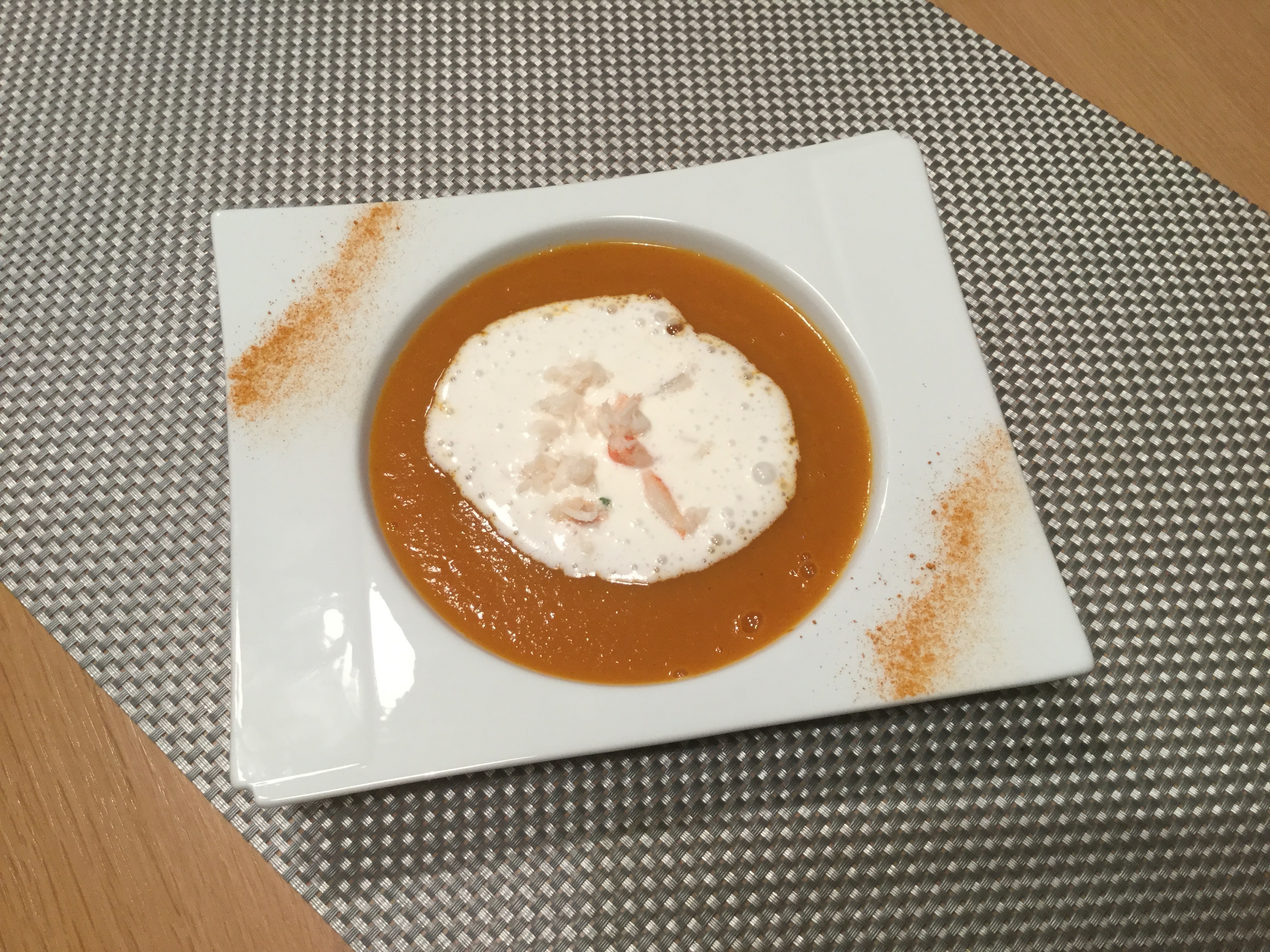 Cappuccino de potiron aux miettes de crabe