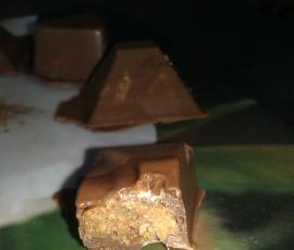 Chocolats maison au lait coeur praliné croustillant