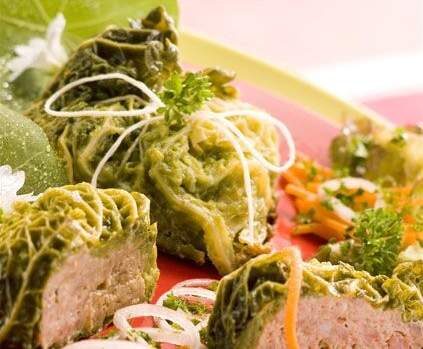 Chou farçi aux champignons et sauce aux cèpes