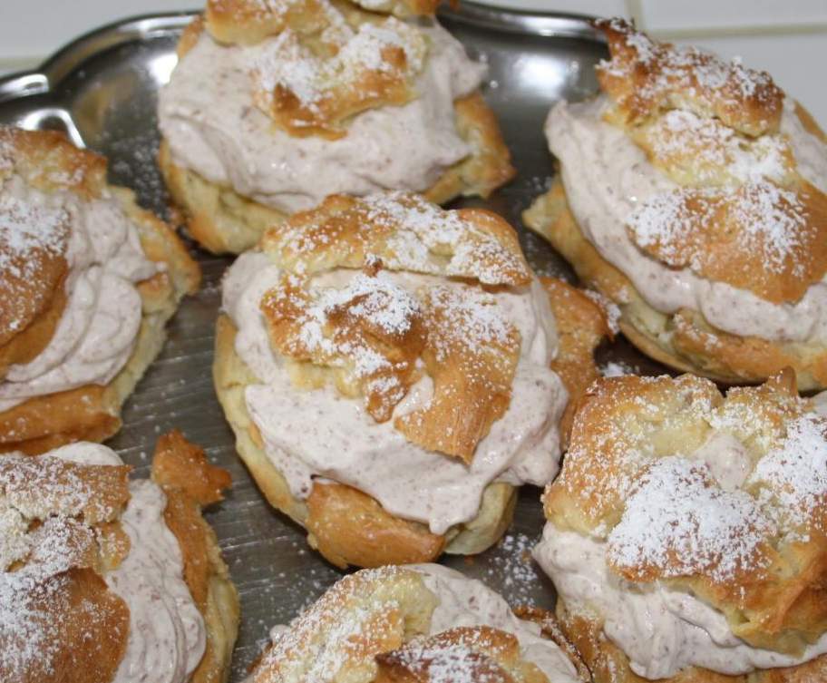 CHOUX A LA CHANTILLY PRALINOISE