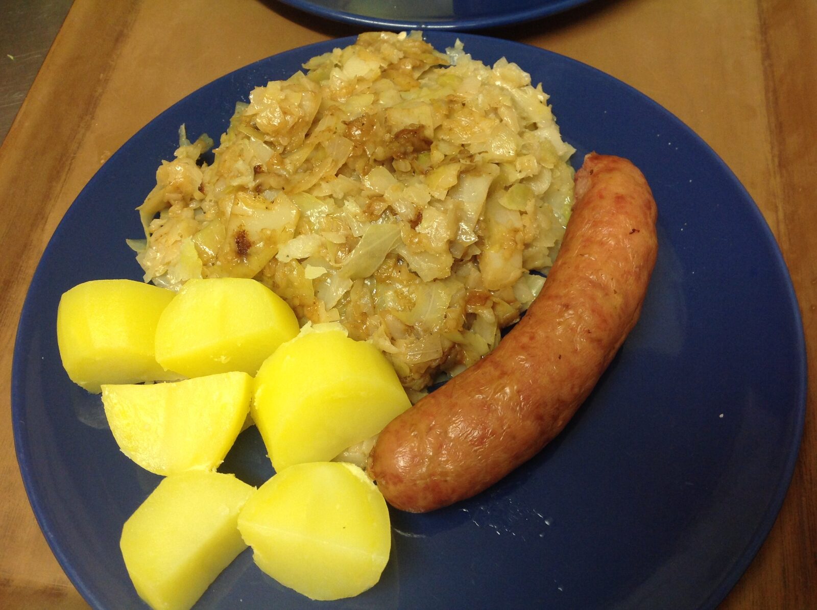 Choux au cumin, pdt, saucisses fumés