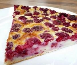 CLAFOUTIS AUX FRAMBOISES