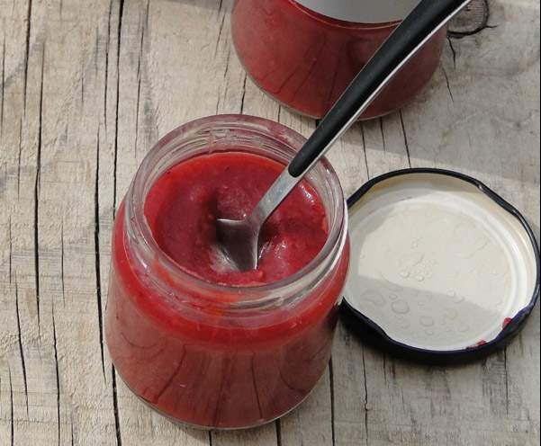 Compote de pommes fruits rouges