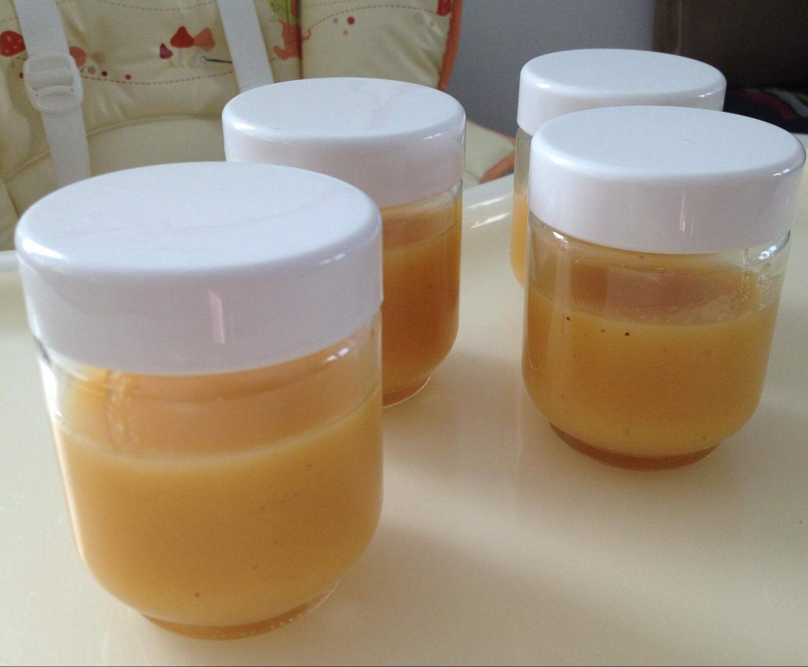 Compote pommes, banane, abricot