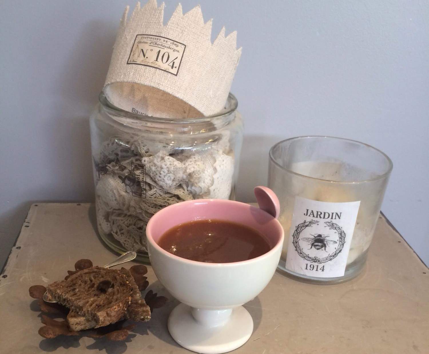 CONFITURE DE MANGUE AUX ÉPICES ET SUCRE ROUX