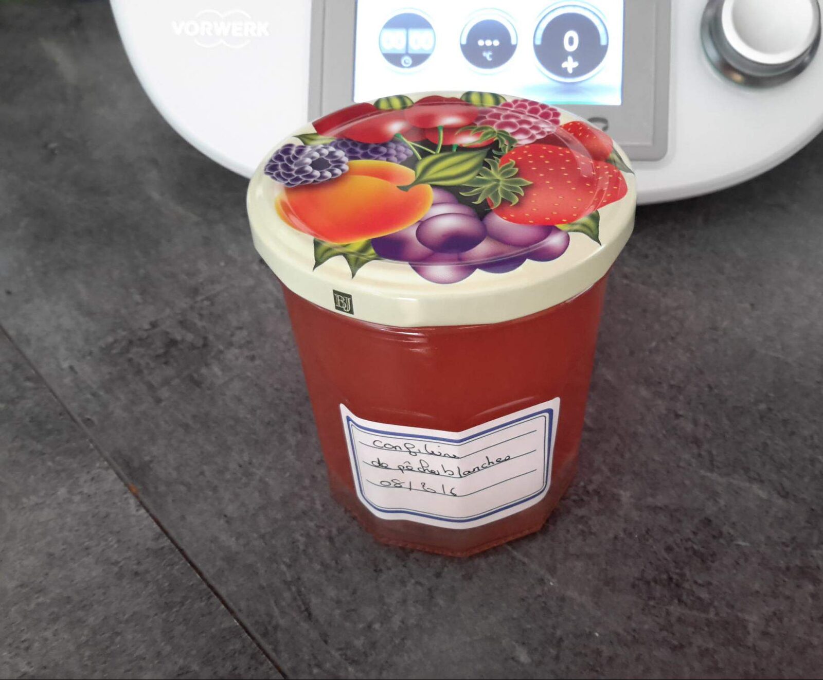 Confiture de pêches blanches.