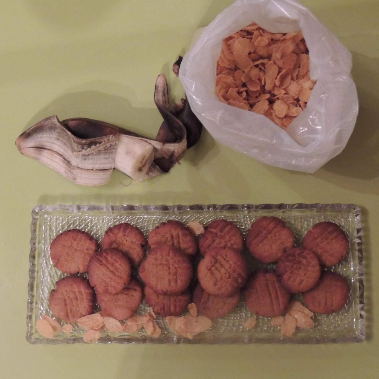 Cookies à la poussière de cornflakes et banane trop mûre