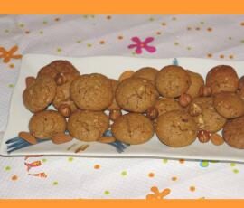 cookies à la purée d'amandes, pépites de noisette