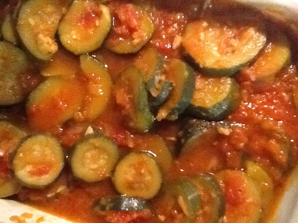 Courgettes á l'ail et á la tomate