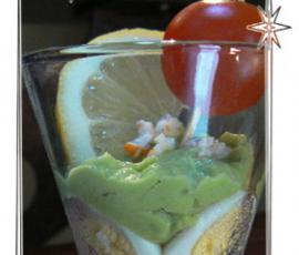 Crème d’avocat, œufs de caille et surimi