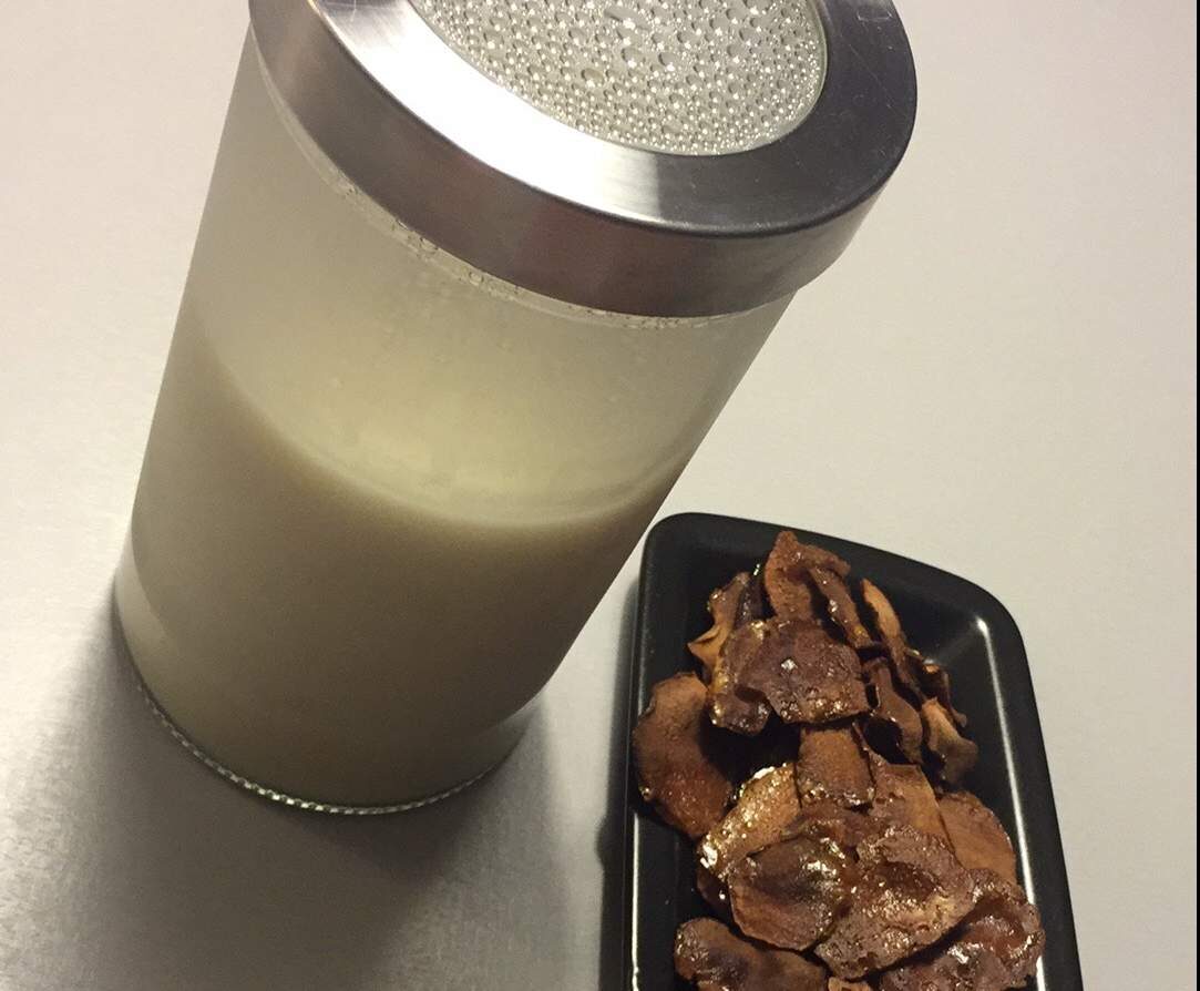 Crème et chips de topinembour accompagnés de magrets fumés