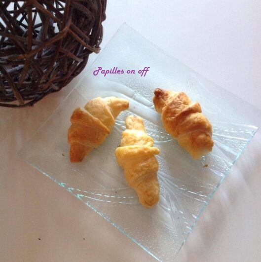 Croissants apéritifs saumon, philadelphia et aneth
