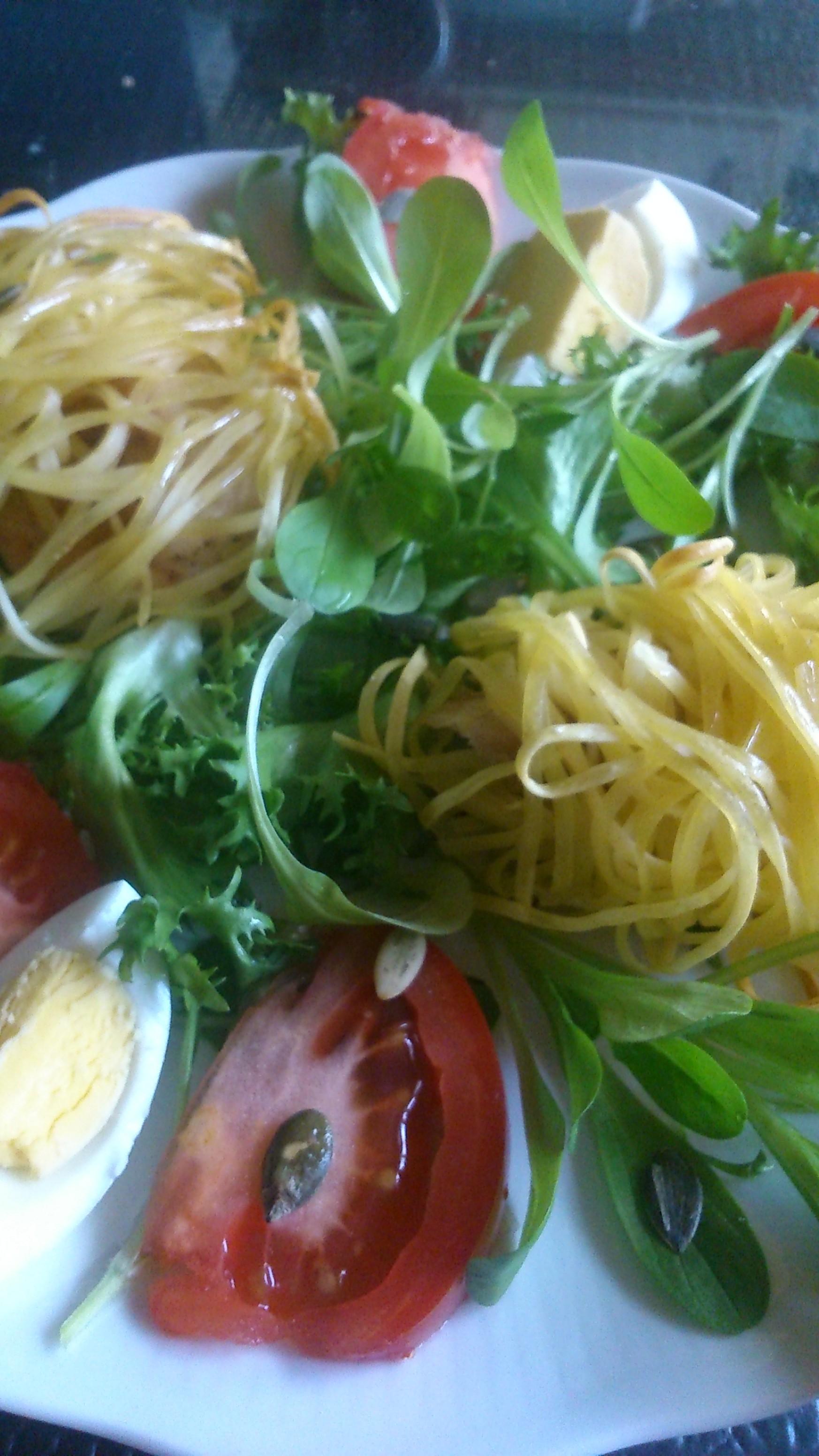 CROUSTILLANT DE POULET SUR LIT MESCLUN