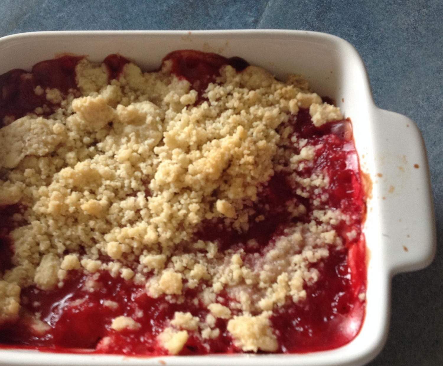 Crumble aux fraises & framboises