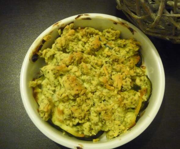 crumble de courgettes aux herbes et à la ricotta