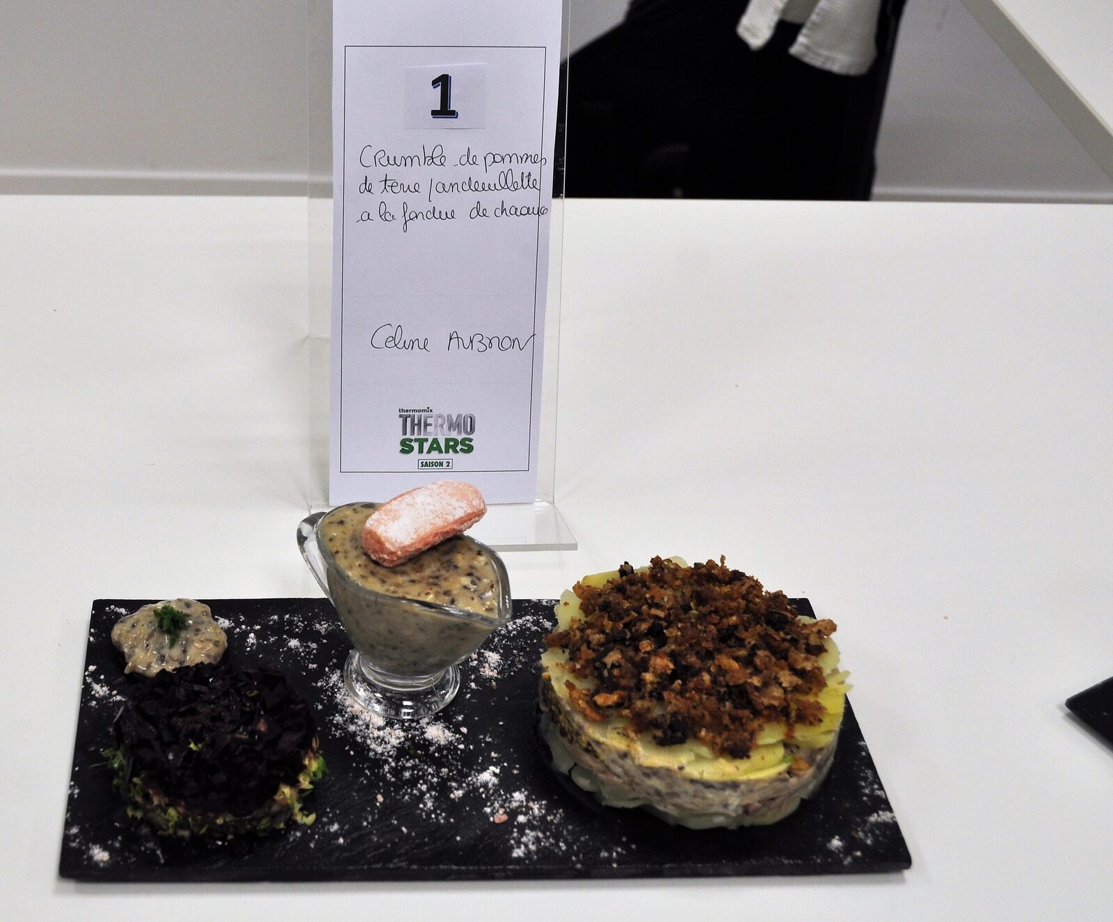 Crumble de pommes de terres et andouillette deTroyes a la fondue de chaource- THERMOSTARS SAISON 2
