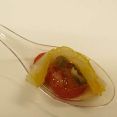 Cuillères de tomates cerises et Haddock fumé et sa vinaigrette aux câpres