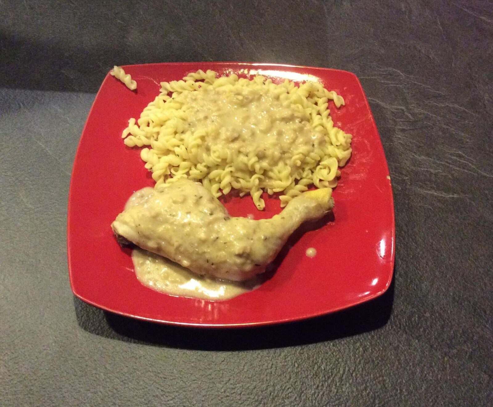 Cuisses de poulet sauce champignons.