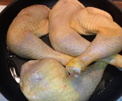 Cuisses de poulet sauce champignons et ses légumes (variante caroline2707)