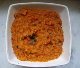 Dalh (plat indien à base de lentilles corail et épices)