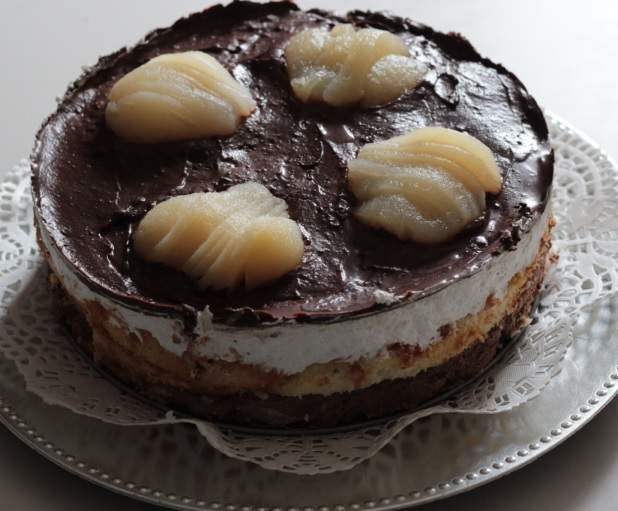 Entremet mousse de poire, mousse au chocolat et miroir au chocolat