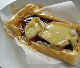 Feuilleté de fromage de brebis aux figues