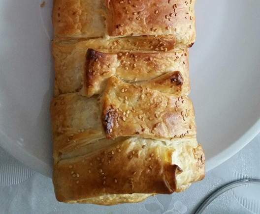 feuilleté de jambon cru ,tomate et fromage