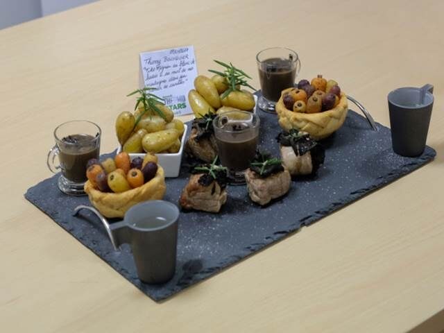Filet mignon au blanc de savoie et au miel de nos montagnes accompagnés de rattes et son panier de carottes