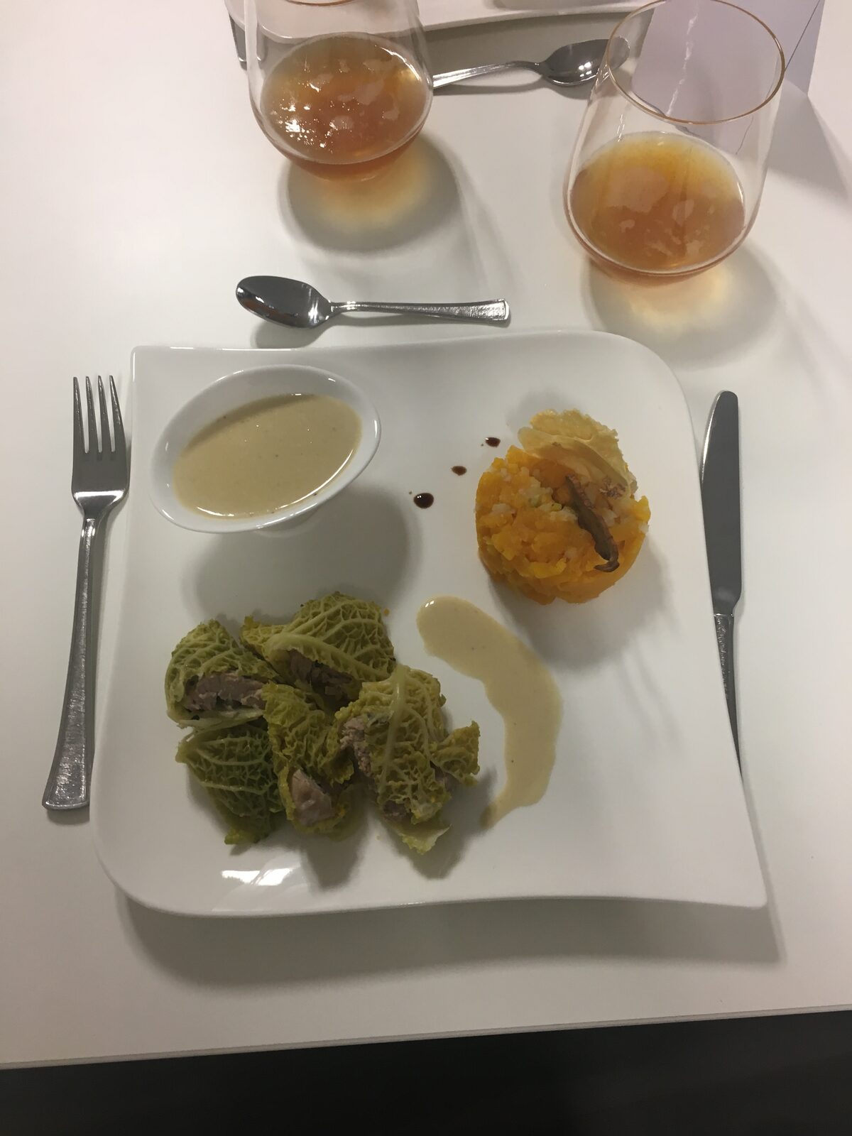 Filet Mignon et ses légumes oubliés sauce Normande