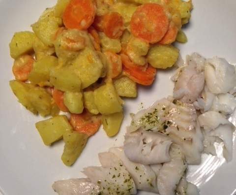 Filet ou pavé de poisson, carottes et pommes de terre à la crème