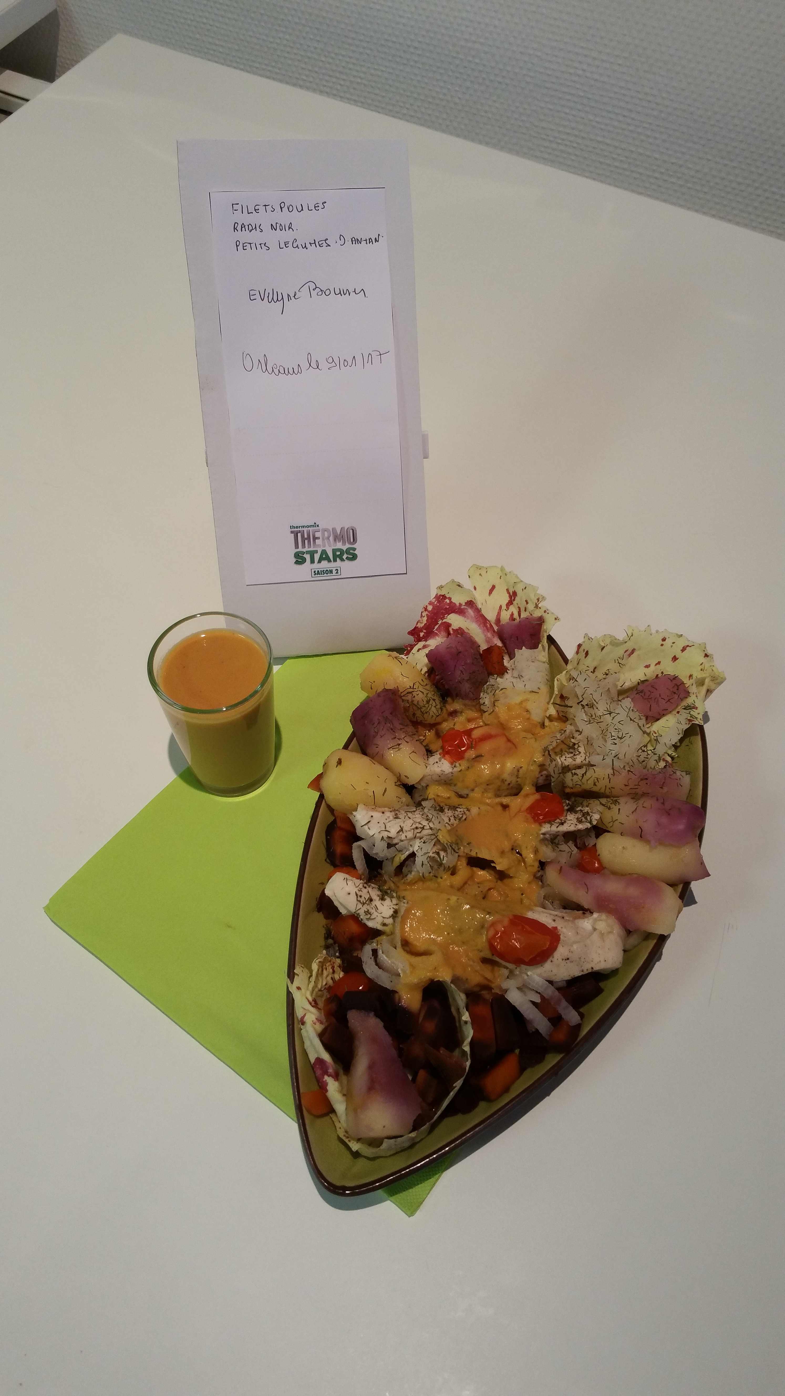 Filets de poulet sur radis noir et petits légumes anciens Thermostars