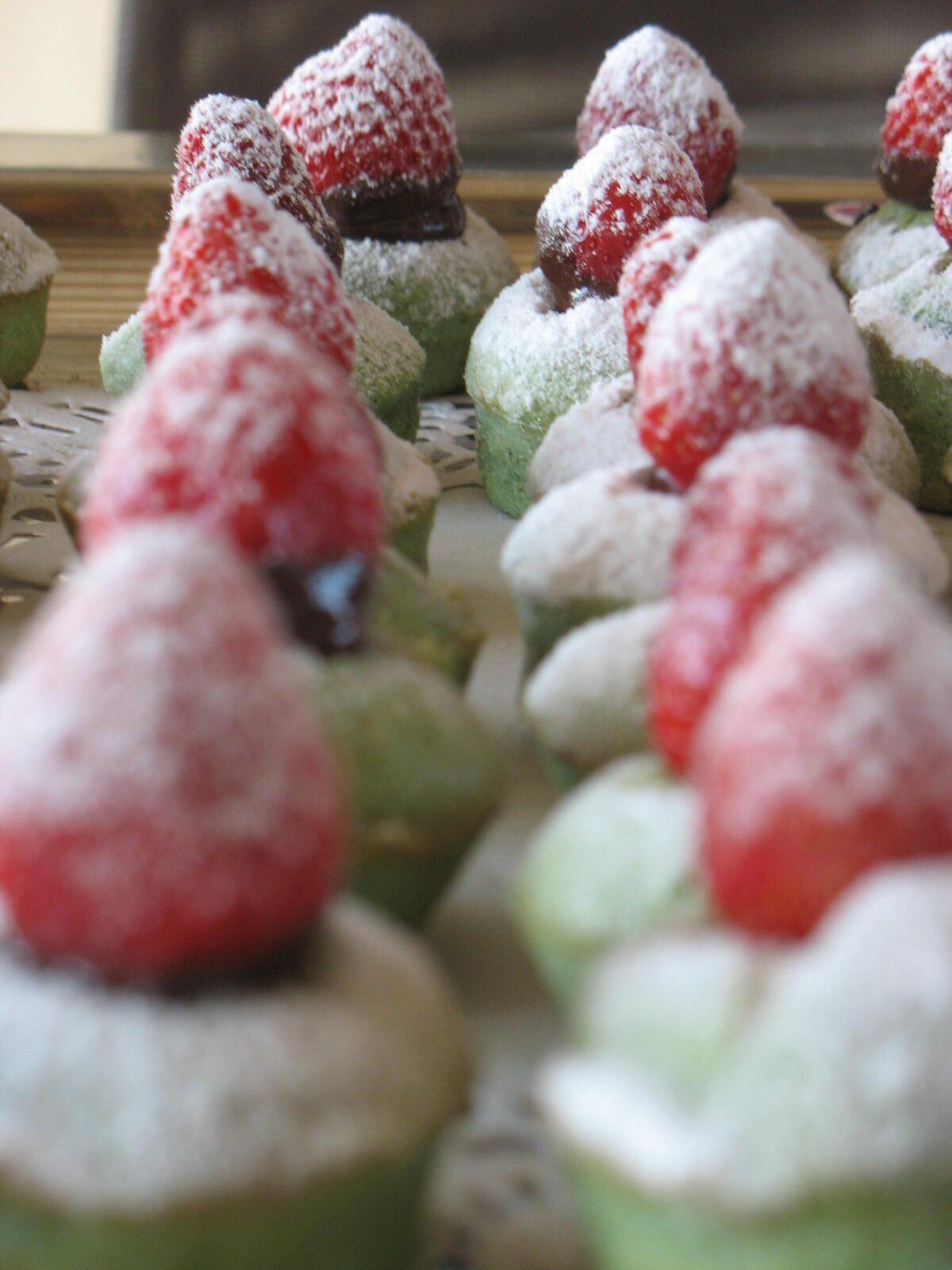 Financiers pistache fruits rouges