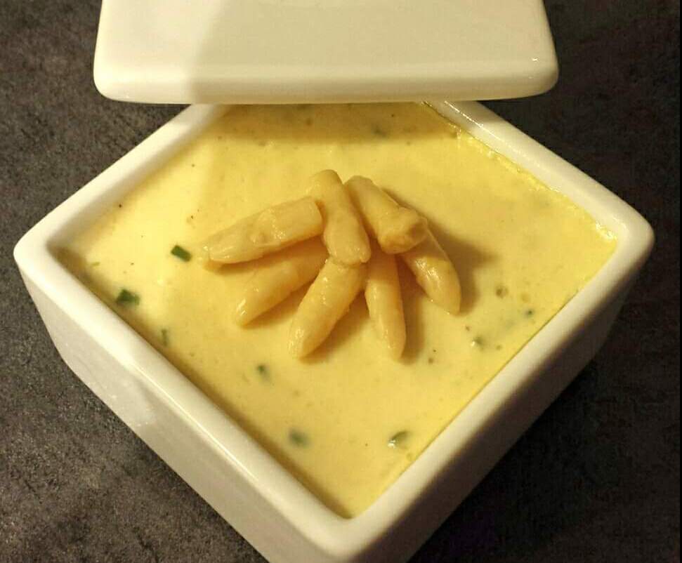 Flans d'asperges au parmesan