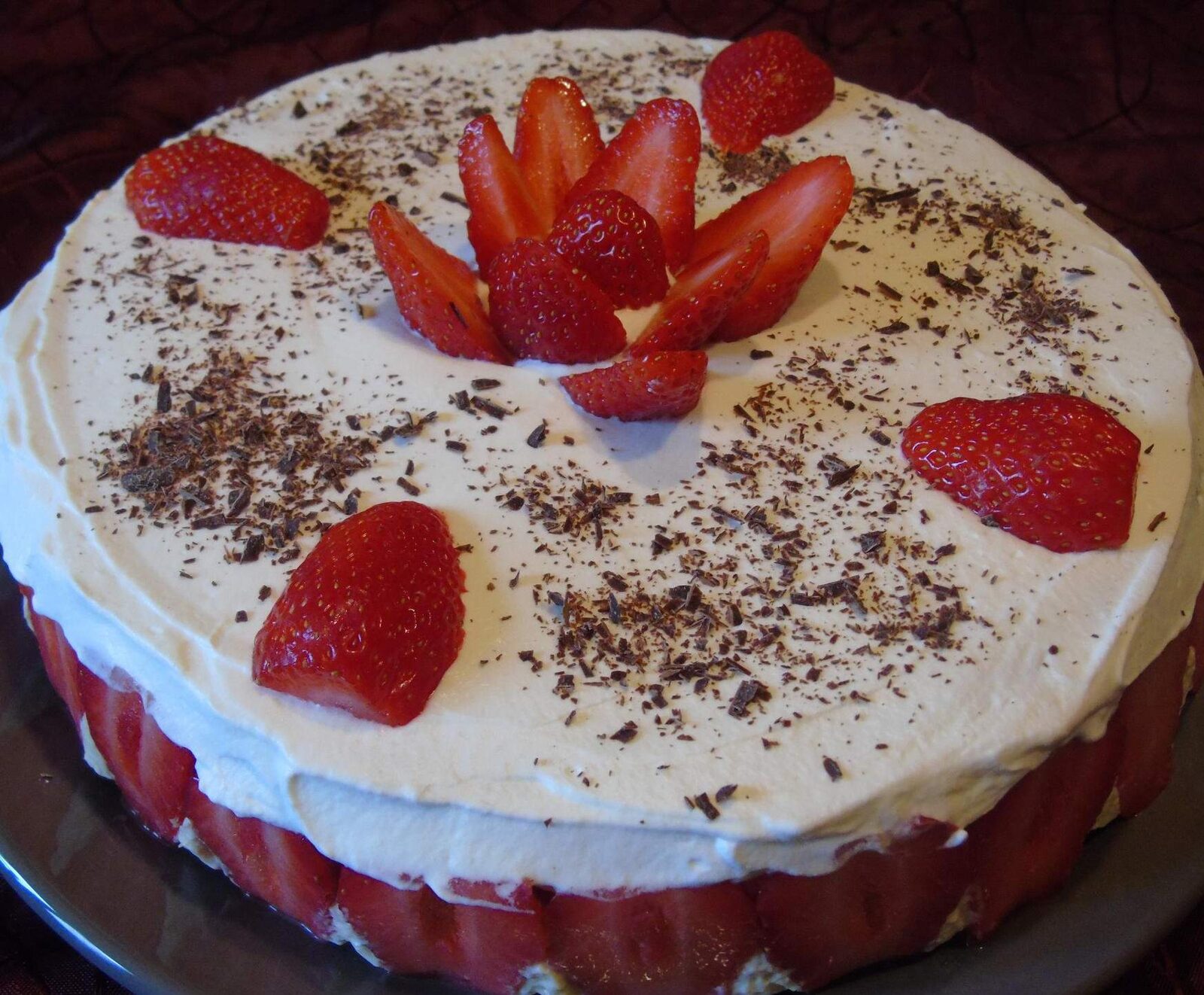 Fraisier - Mousseline Vanille - Génoise Chocolat